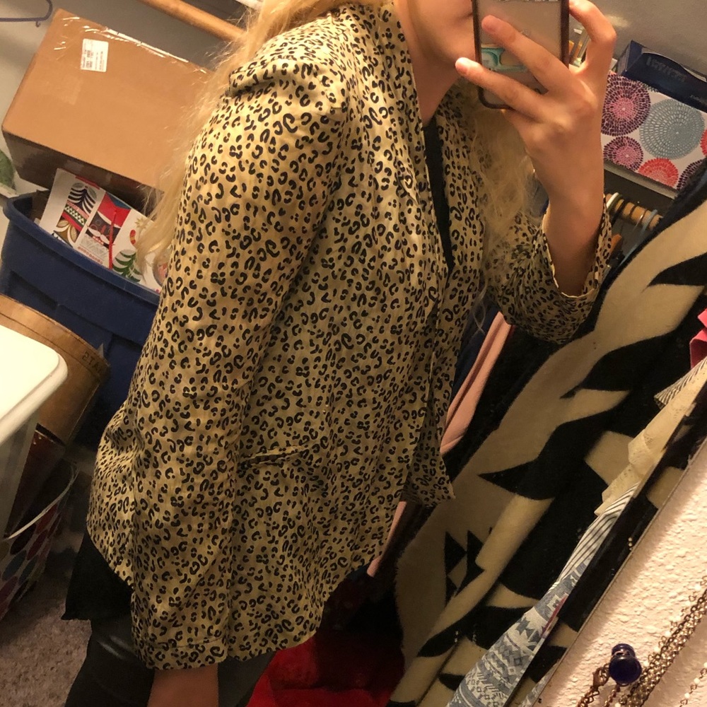 Cheetah Print Blazer - Picture 4 of 7